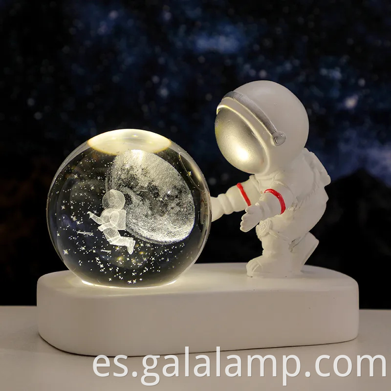 Astronauta, luz de noche estrellada, bola de cristal, base luminosa